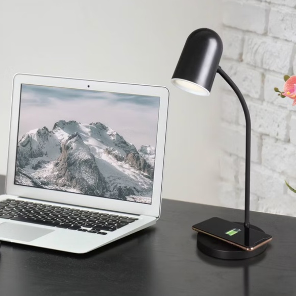 NIB LED Brody Wireless Charging Desk Lamp - OttLite - Picture 6 of 14